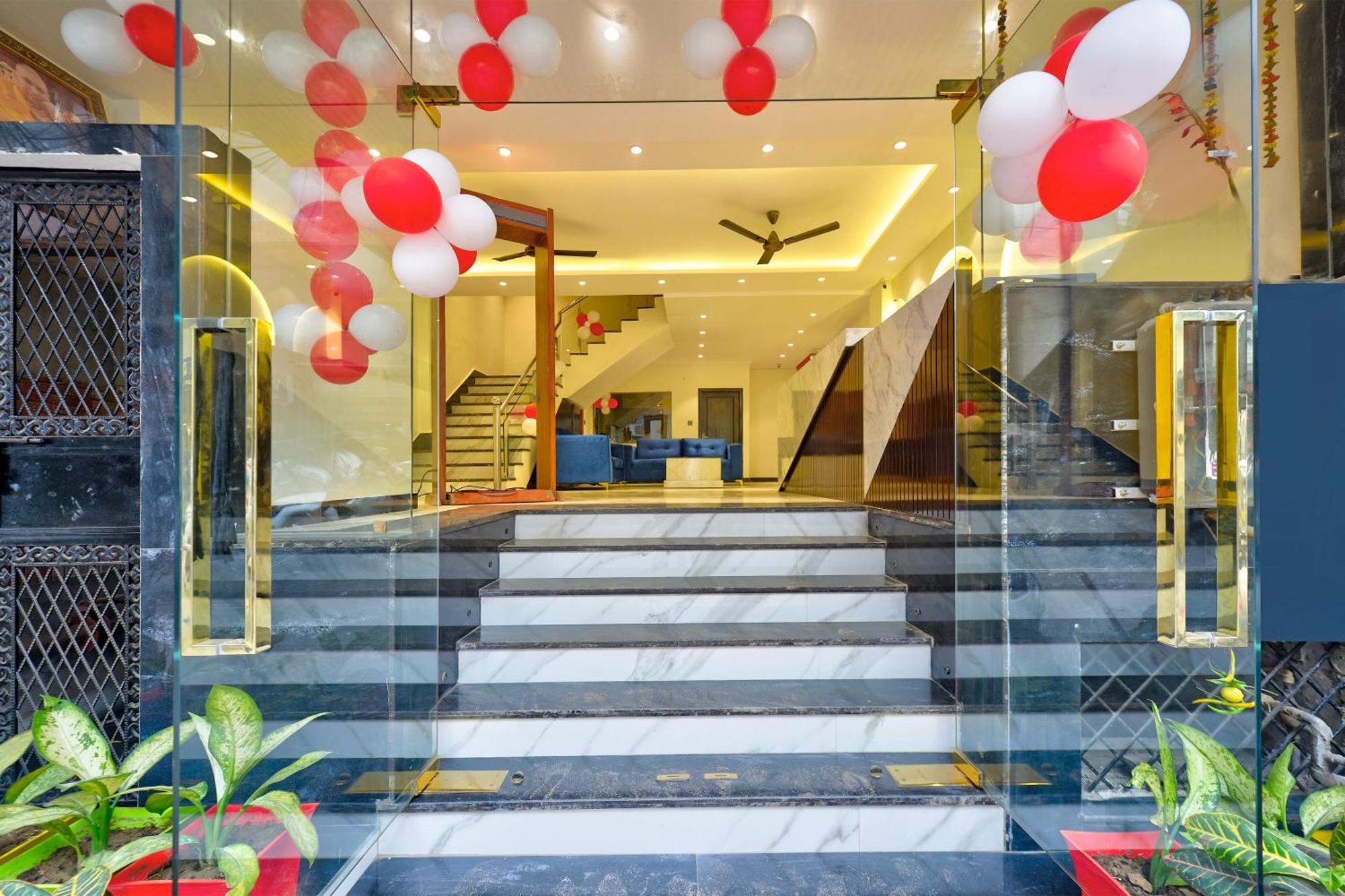 Hotel Surya Plaza New Delhi Exterior photo