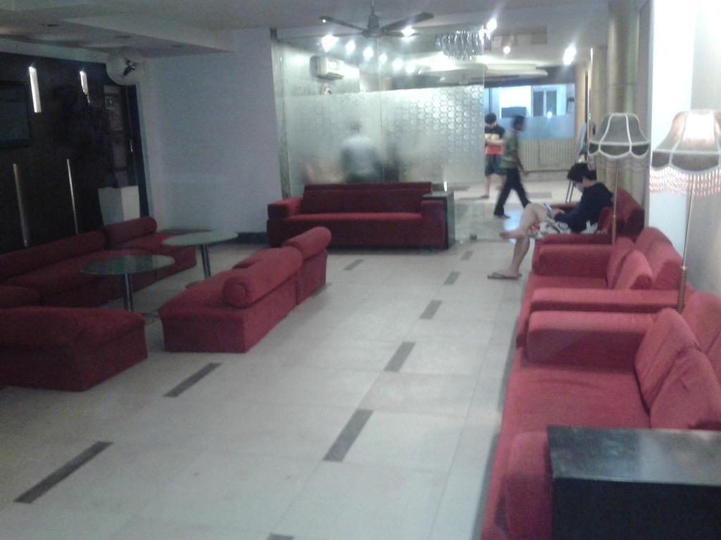 Hotel Surya Plaza New Delhi Exterior photo